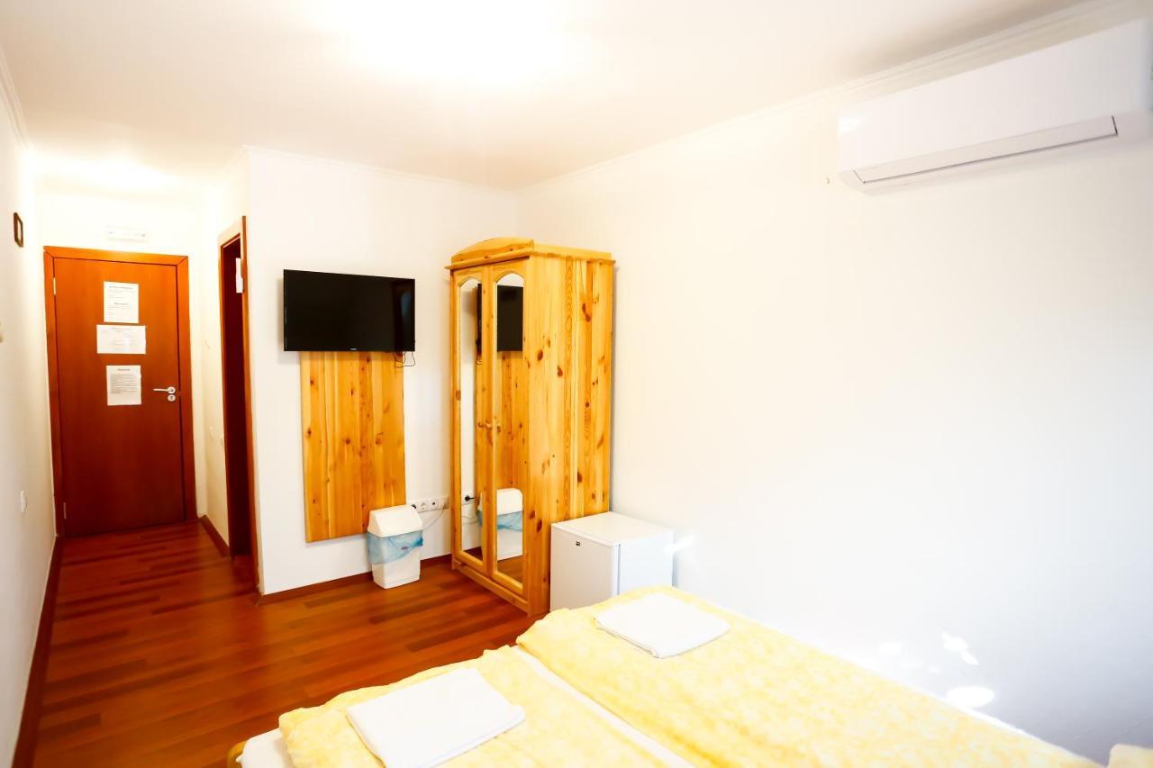 Un Pizzico Di Italiano Etterem Es Panzio Bed & Breakfast นีเรกฮาซา ภายนอก รูปภาพ